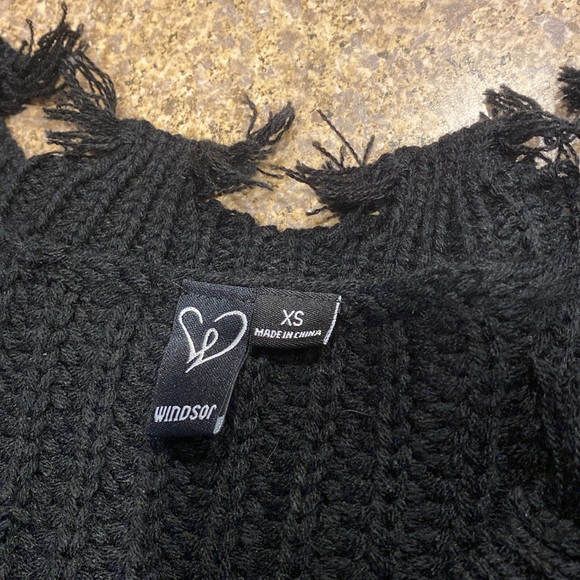 Windsor Black Knot Fringe Black Sweater XS - Picture 9 of 15